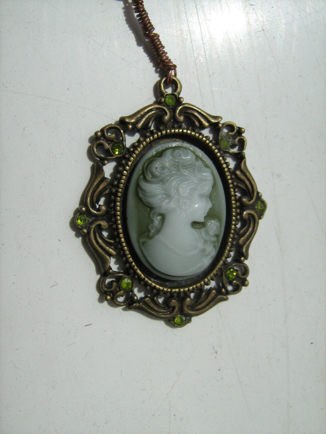 Green crystal, freshwater pearl and cameo necklace