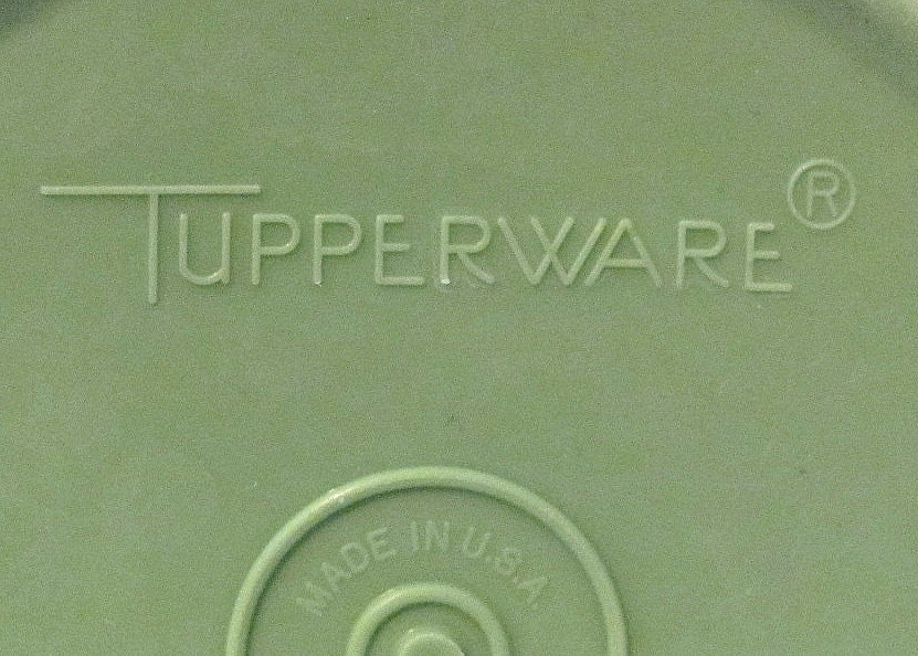 Vintage Set of Tupperware Storage Containers - Retro Colors - The Best Way to Store Leftovers