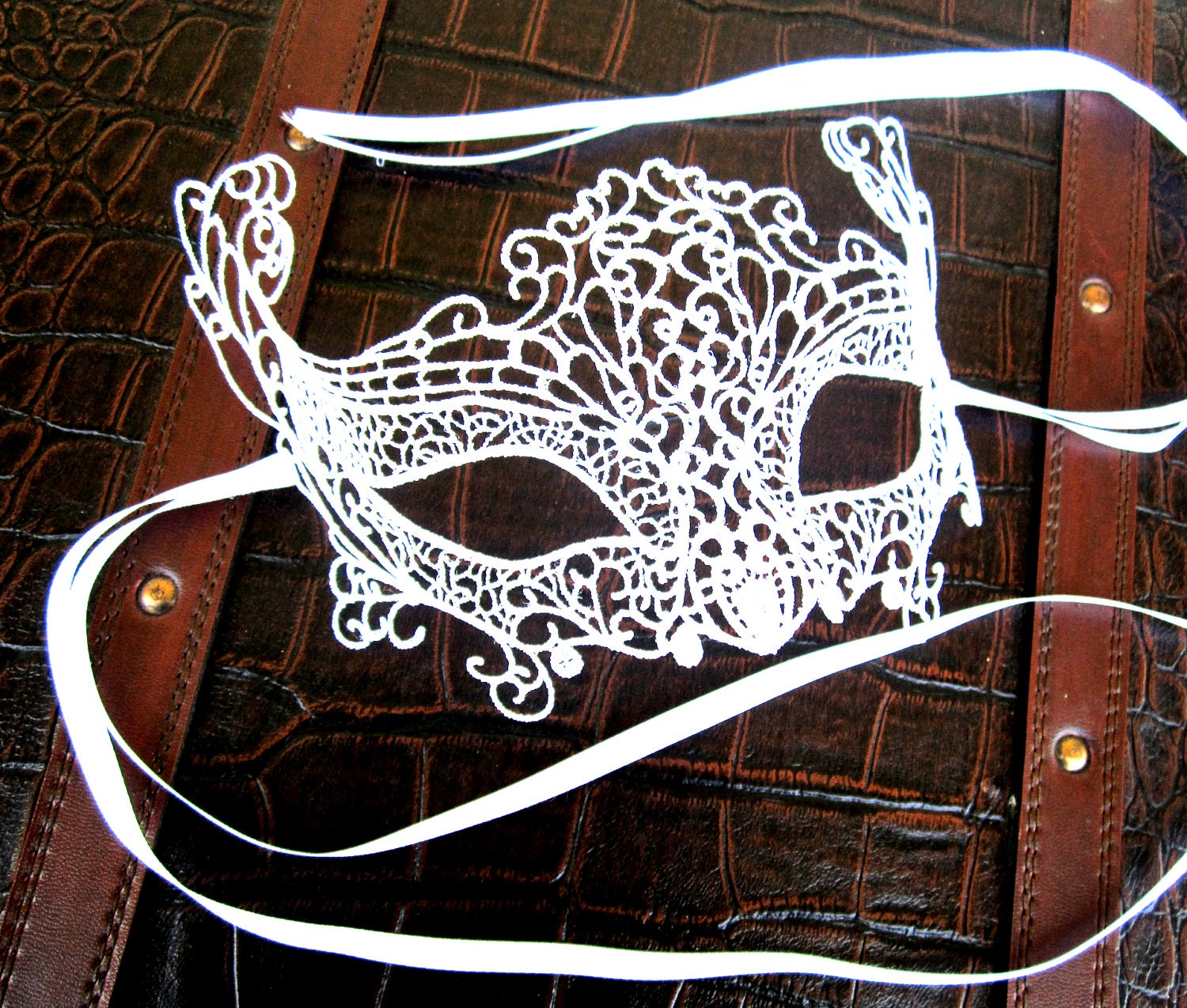 WHITE LACE MASK sexy halloween costume eye cat mask