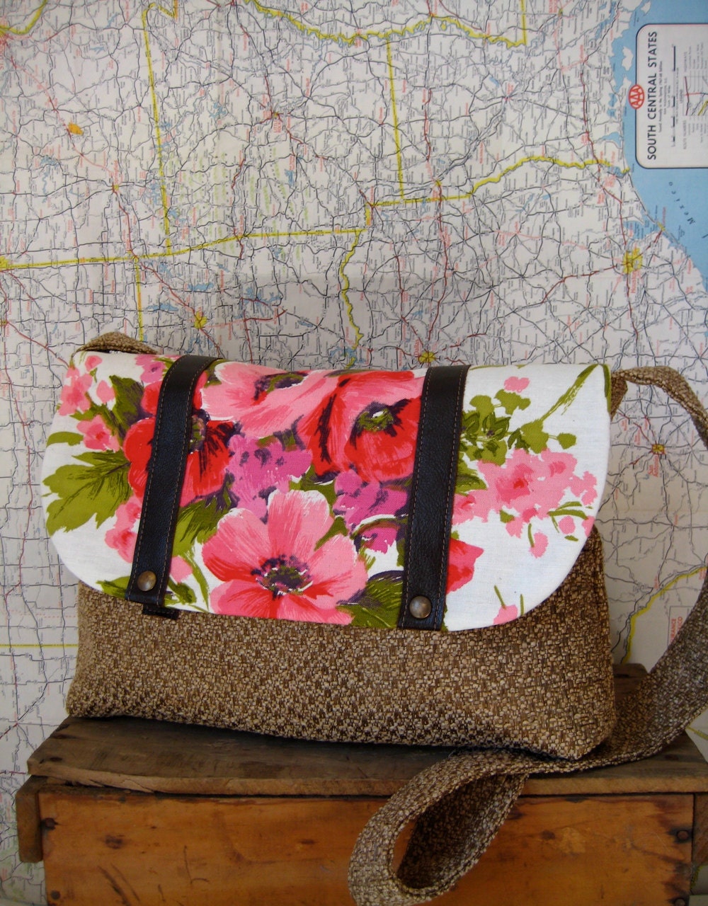 SPRING SALE Peoria crossbody messenger bag