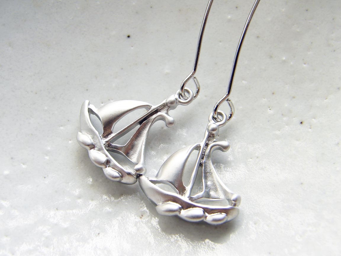Matte Silver Sail Boat Earrings. Nautical Earrings. Simple Modern Jewelry by Smallbluethings
