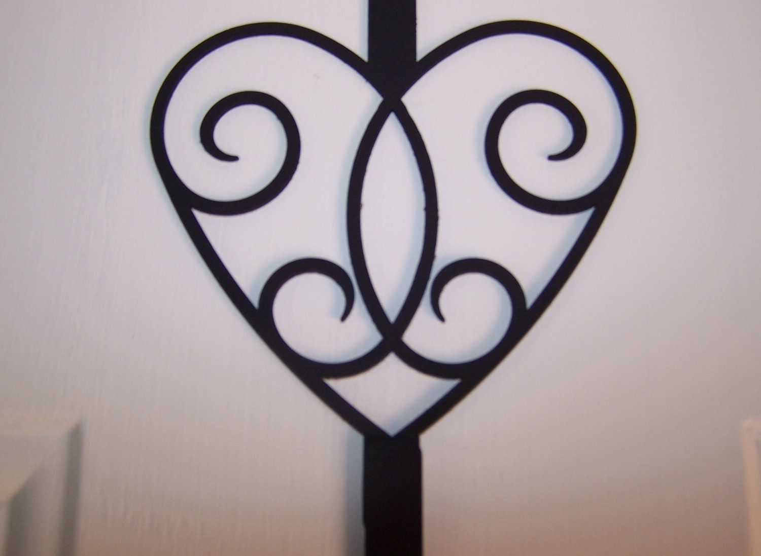 Black VICTORIAN HEART Wreath Hanger-Valentine Decor-Holiday Wreath-Front Door Wreath-Primitives Country Decor-Victorian Home Decor