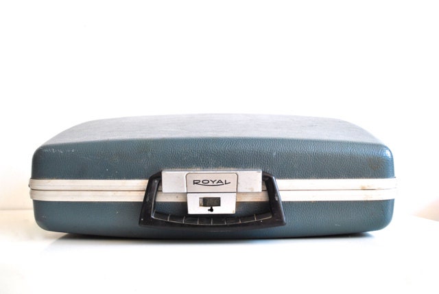 Vintage Royal Typewriter - Off White Royal Safari  with Portable Case