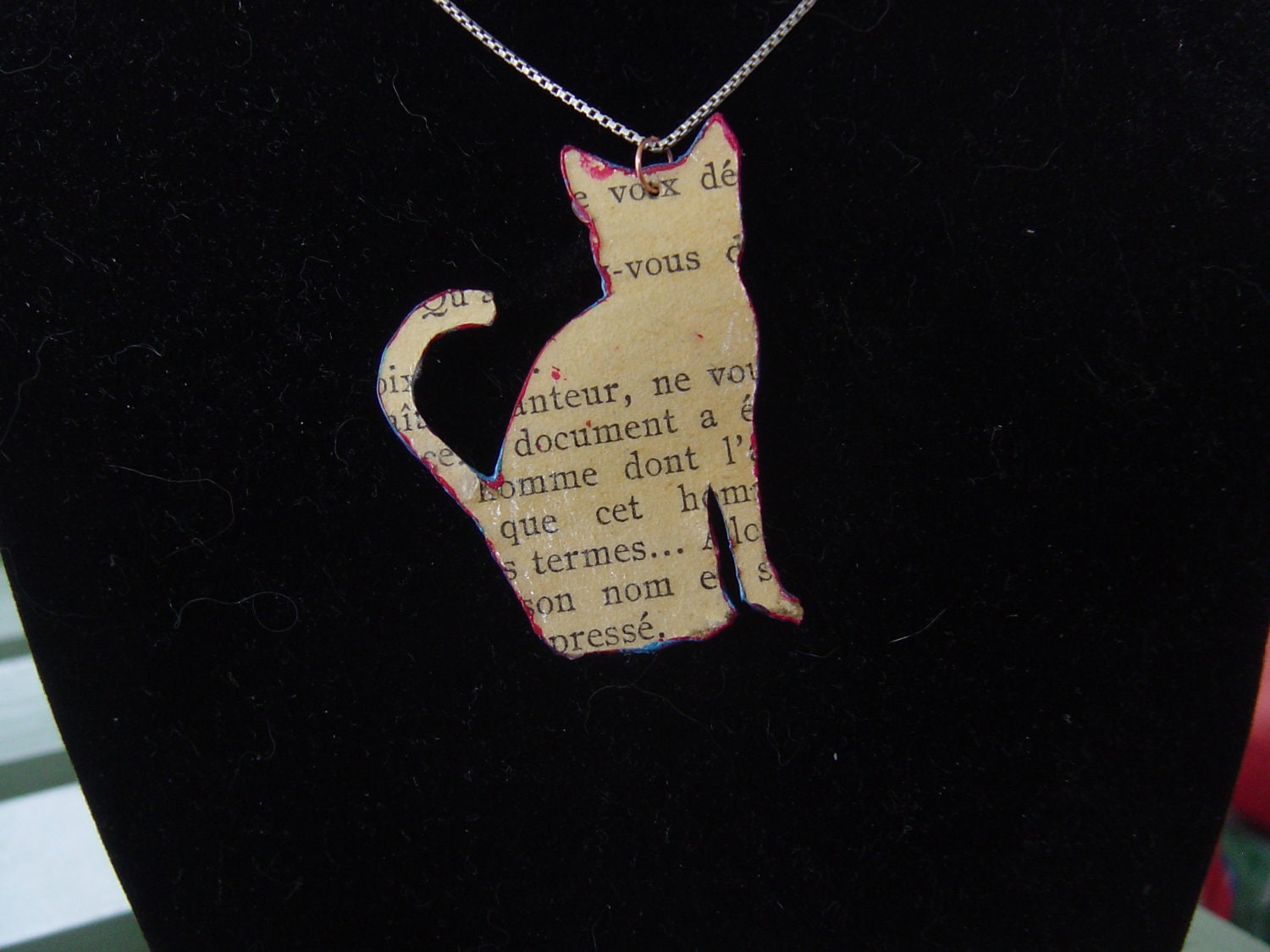 Le Chat (Cat Pendant made from reclaimed books)
