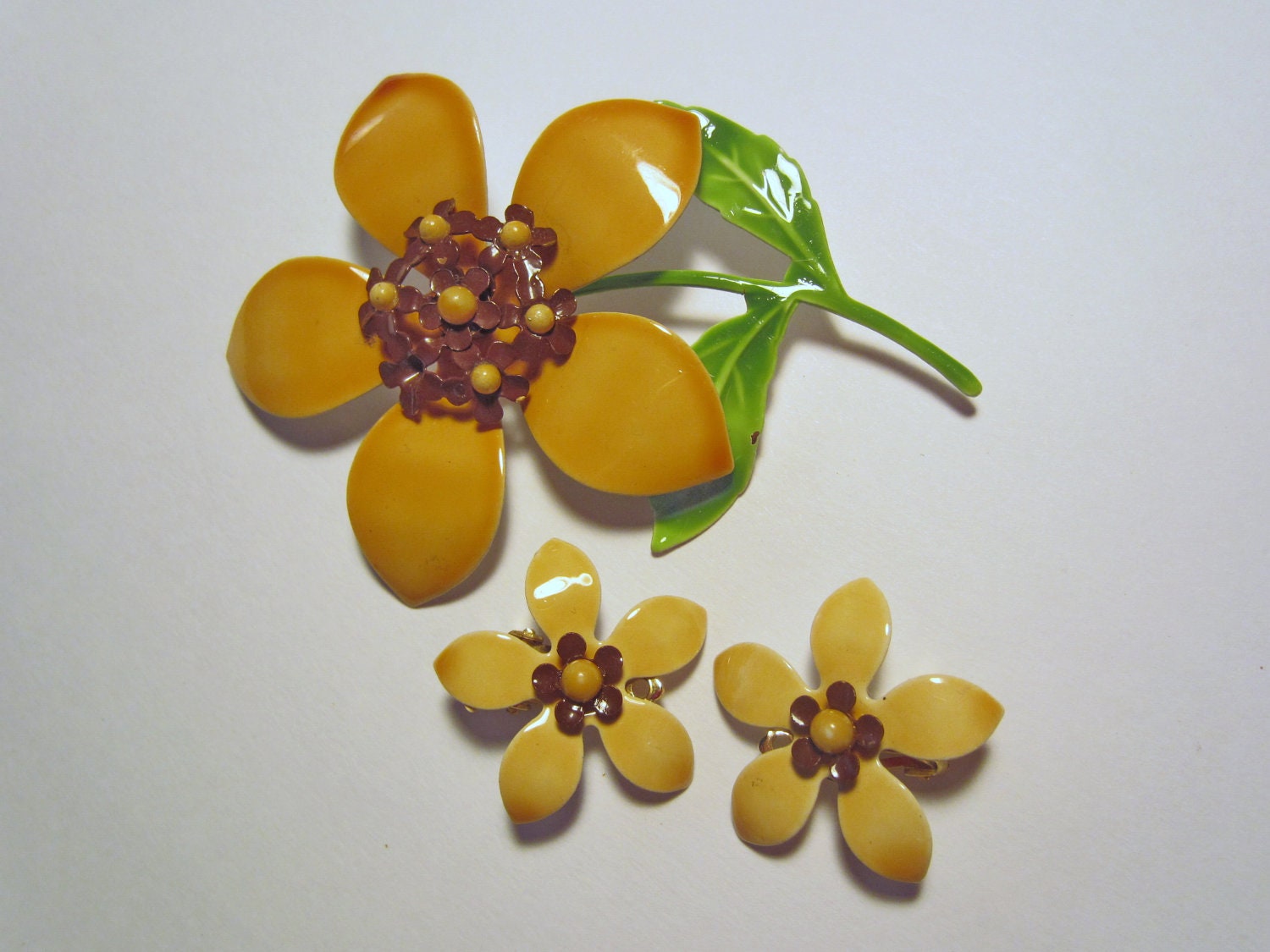 3 Piece Enamel Sunflower Set //  Earrings and Brooch // 1960's Jewelry // Sunflower // Yellow //