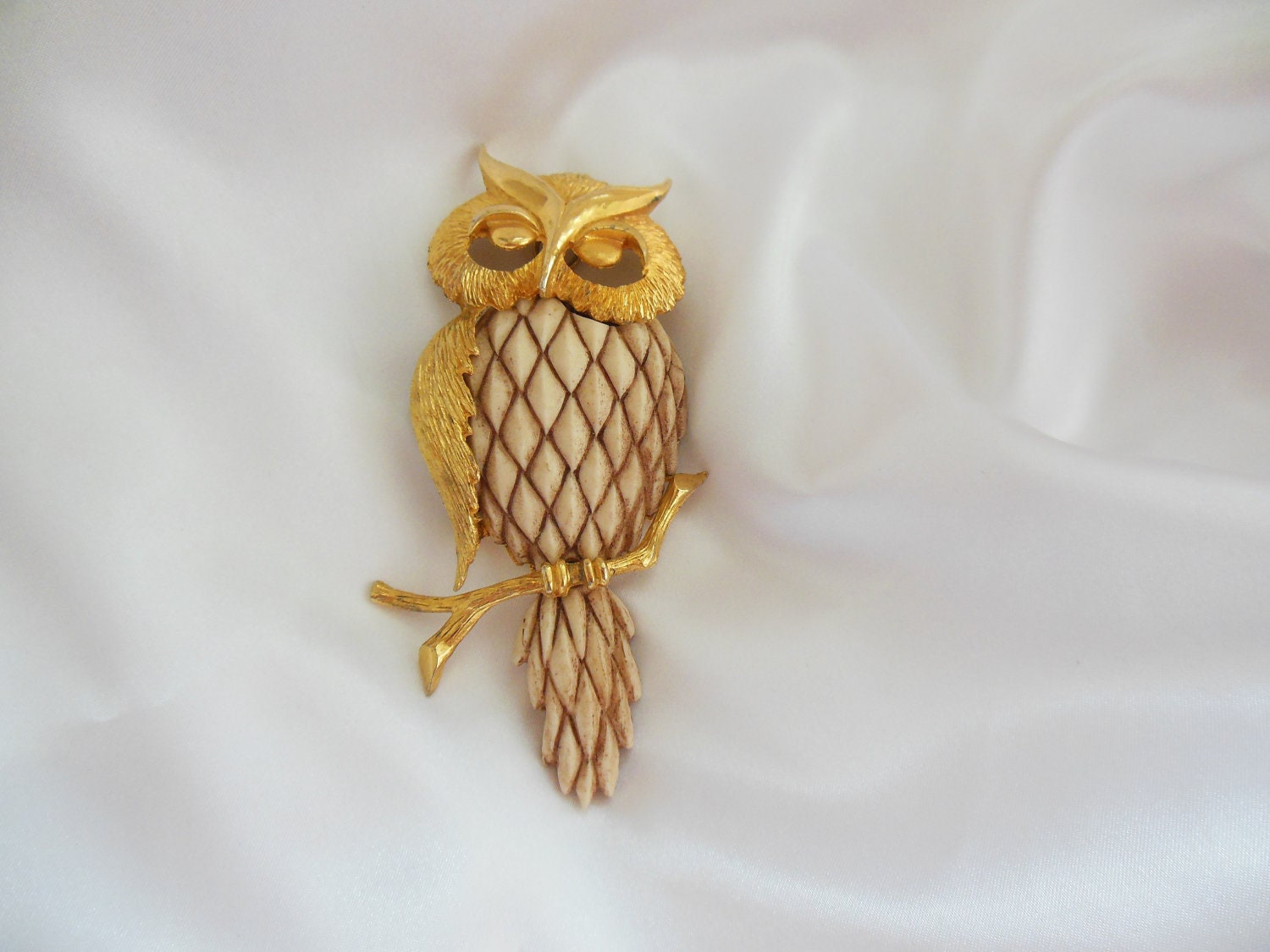 Razza Owl Pendant in Goldtone and Ivory