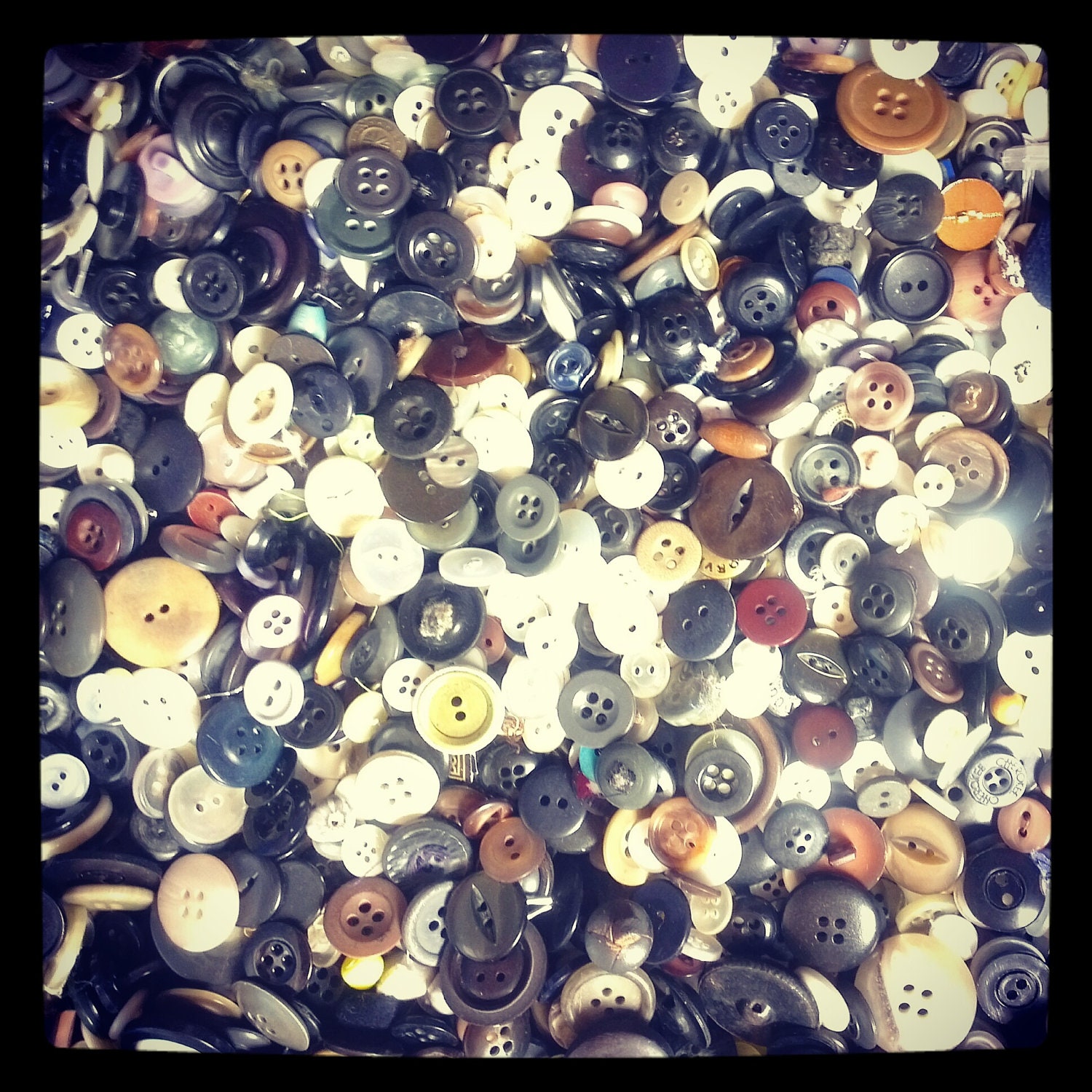 100 Vintage Buttons, supplies, craft, handpicked.