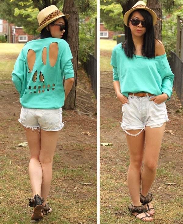 Mint Skull Cut-Out Sweatshirt - M, L