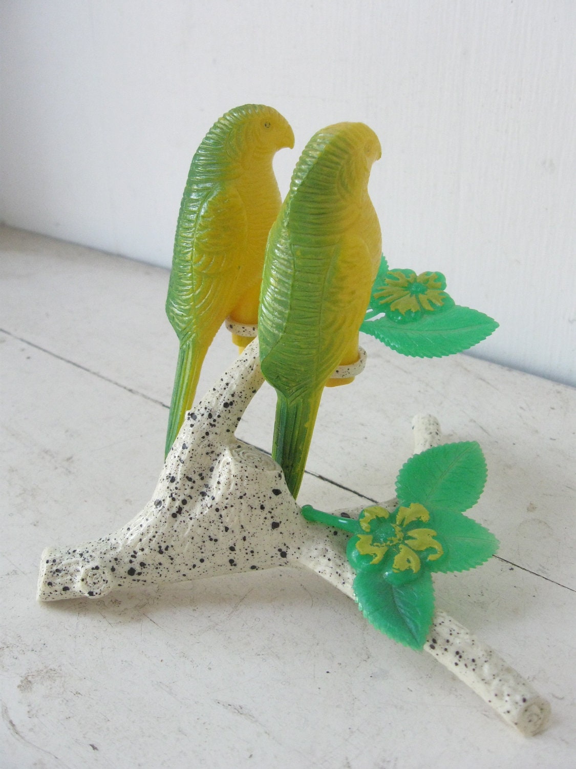 Vintage Parrot Salt and Pepper Shakers, Kitsch