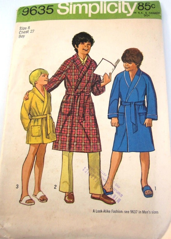 Simplicity 9635 Boys Robe Pattern size 8 1970s