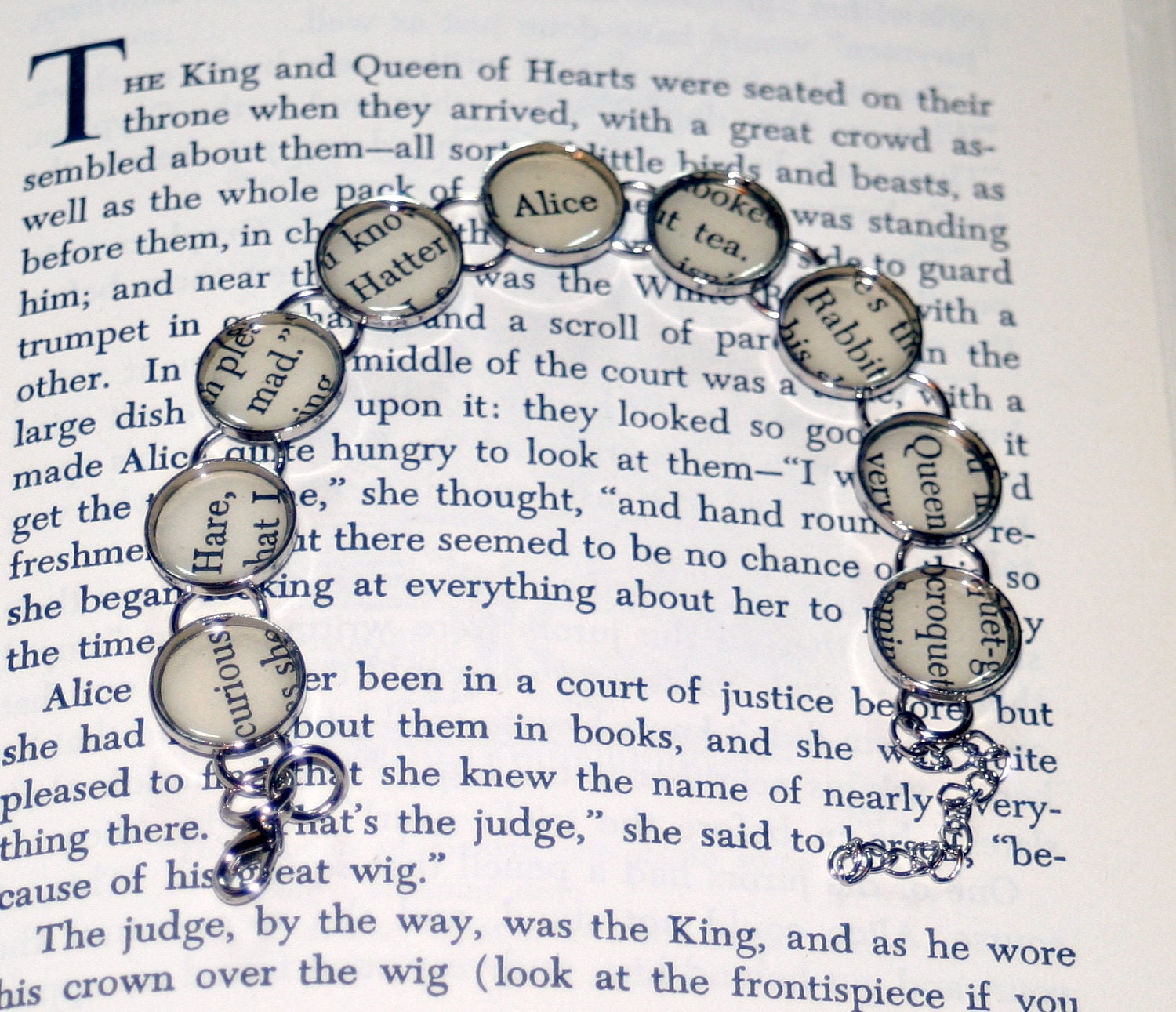 Literary Bracelet - Alice in Wonderland