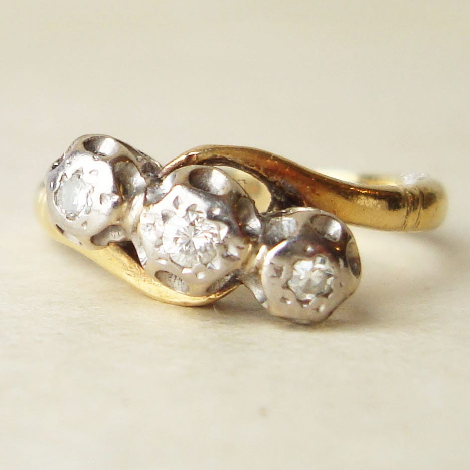 Vintage Diamond Ring,  Engagement Ring, Diamond Trilogy Wedding Ring, 18k Gold Ring Size US 5.5