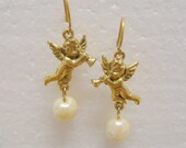 Vintage Cherub and Pearl Dangling Goldtone Earrings . E138