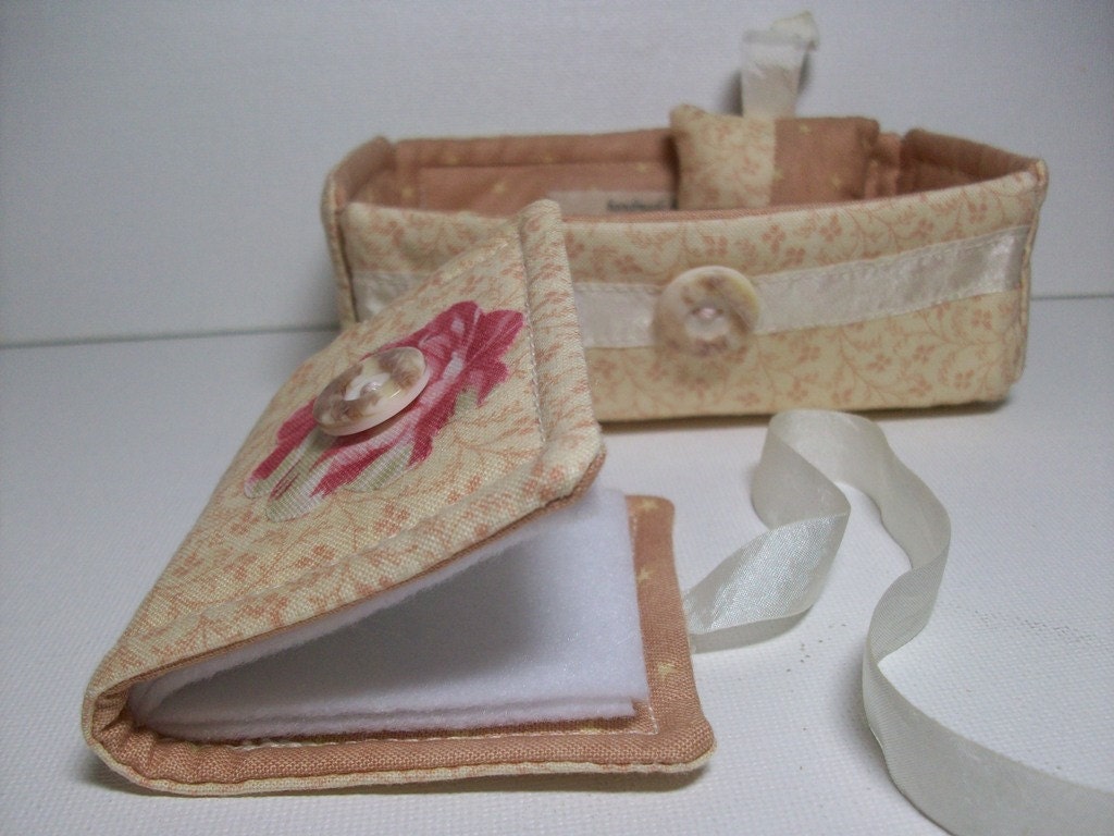 Button Box Set, Pincushion, Needle case, Pink and Off White, sewing organizer, sewing case, FREE SHIPPING