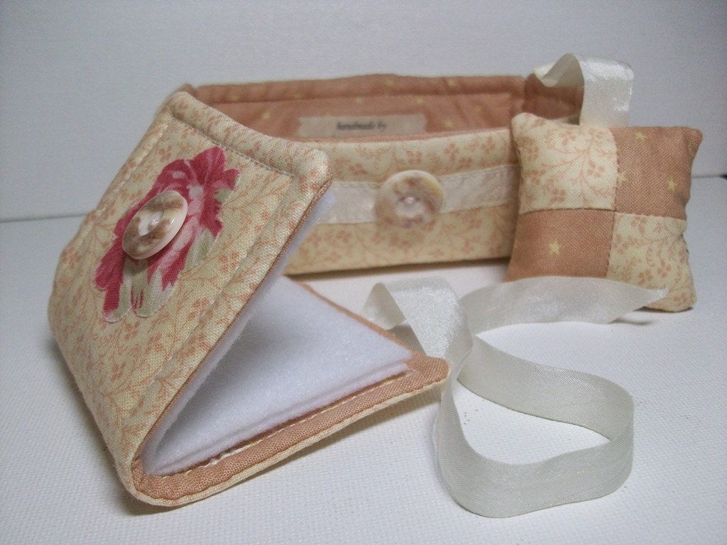 Button Box Set, Pincushion, Needle case, Pink and Off White, sewing organizer, sewing case, FREE SHIPPING