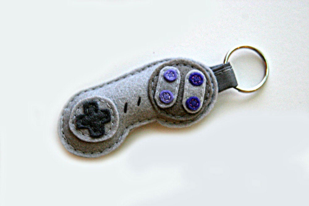 Super Nintendo Key Chain SNES Keyring 90s Retro Gamer Accessory