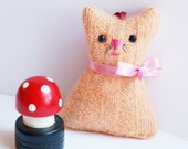 Miniature kitten ornament made from recycled wool - softie cat nr 3