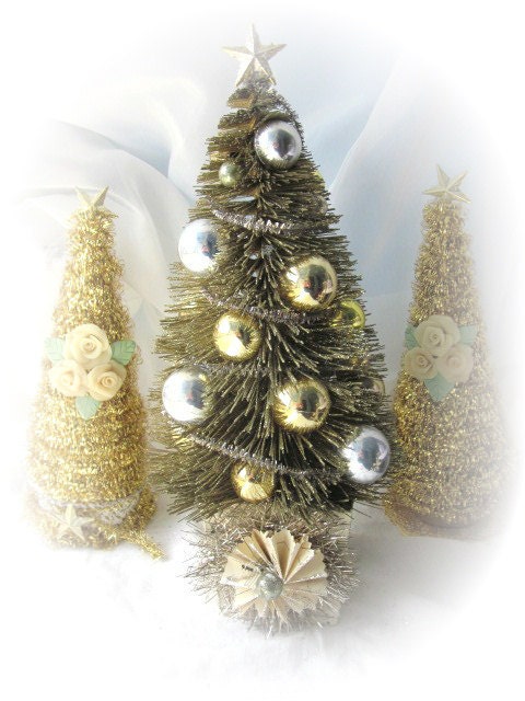 Shabby GOLD/Silver Glittered Bottle Brush Large TREE Vintage Sheet Music ECS sct
