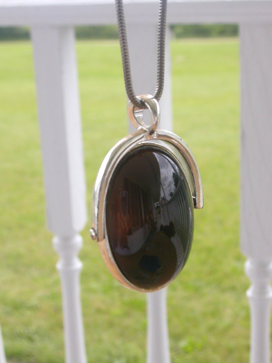 Novel Swivel Pendant with Mirror Back