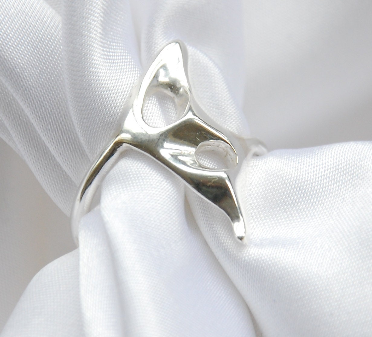 Carved Lotus Arc Silver Ring Design - US Size 7 1/2  (UK size P)