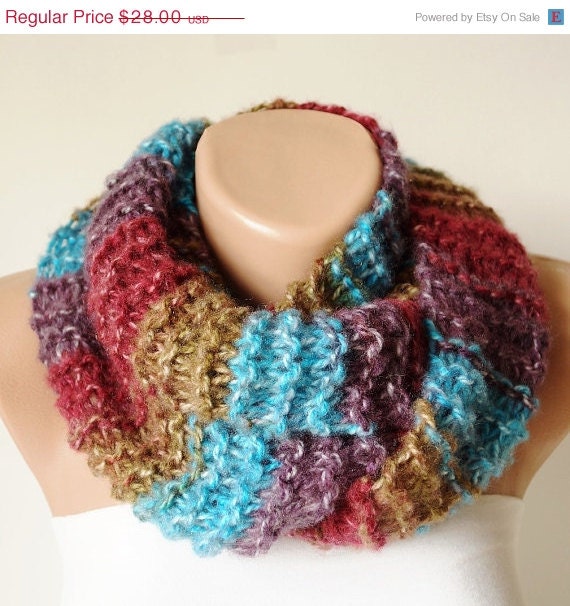 SALE - Infinity Scarf, Loop Scarf, Circle Scarf, Winter Cowl - Scarf multicolor Chunky