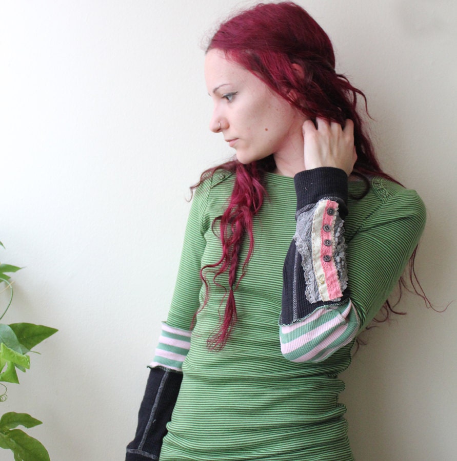 green striped long sleeve thermal with lace button cuff small