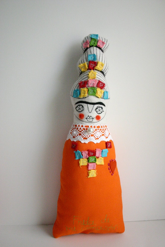 Frida doll - Art doll - Medium Size with high bun hairstyle - Pieces of fabrics on the hair - Custom order