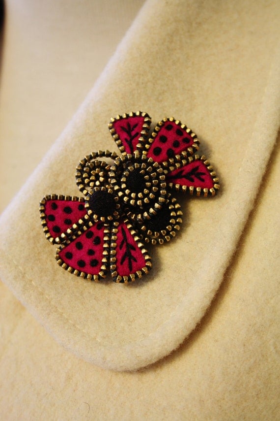 Felt and zipper multi leaf brooch