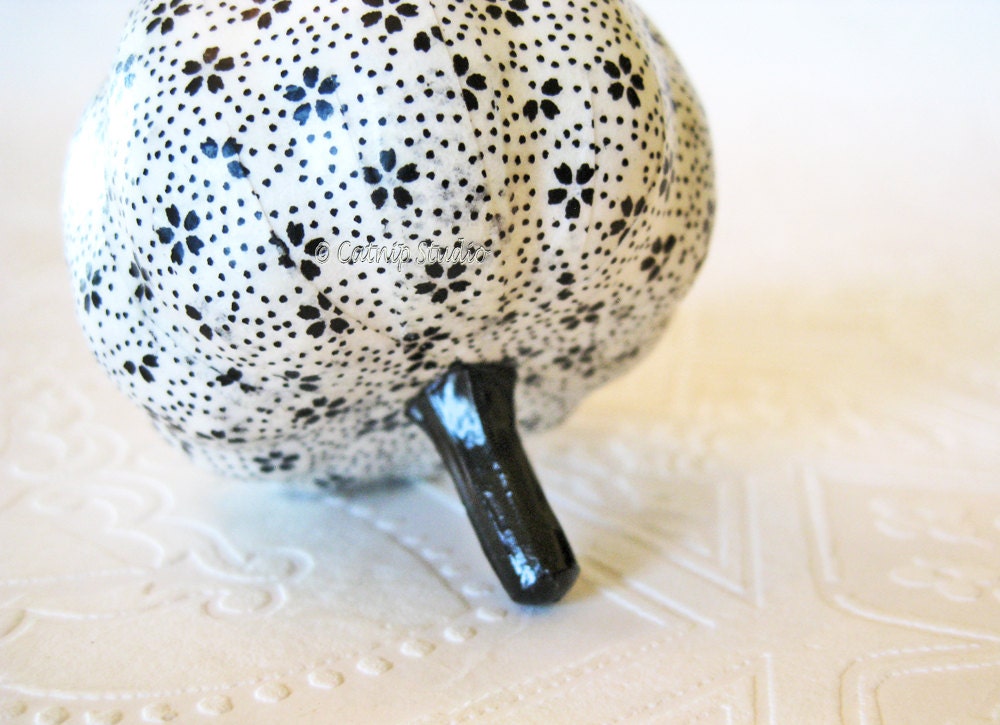 Pumpkin Ornament, Squash Ornament, decoupage pumpkin, black and white pumpkin, origami pumpkin, fall autumn thanksgiving