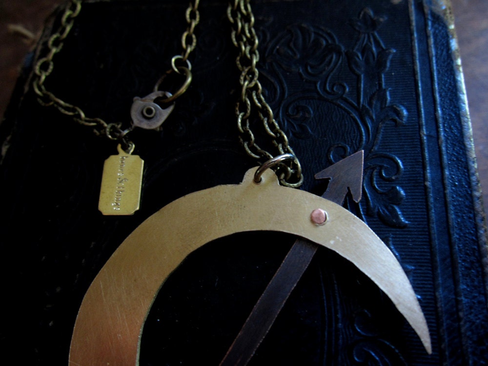 Luna . Victorian Inspired Crescent Moon and Arrow Necklace