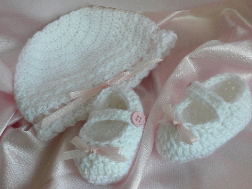 White Crocheted Mary Jane Booties with Pink Bow and Pink Button and Hat with Pink Ribbon Tie for Newborn Baby Girl