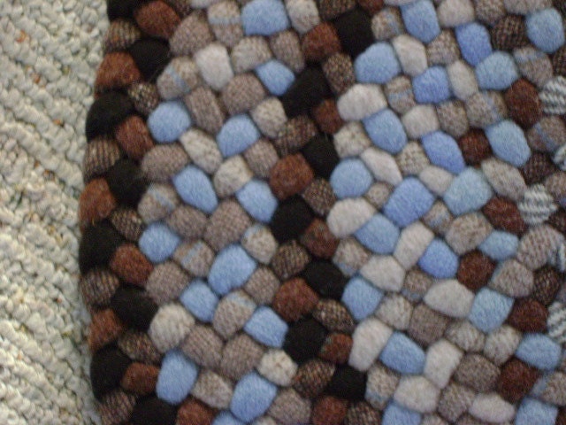 Thick Handbraid Wool Rug     free shipping