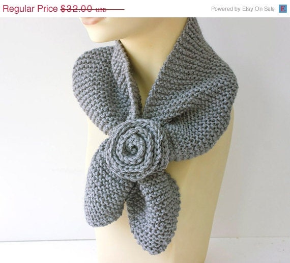 Knit Keyhole Scarf  Gray Flower, Bamboo, Self Tying Scarf, Stay in Place Scarf, Grey Neck Warmer - beadedwire