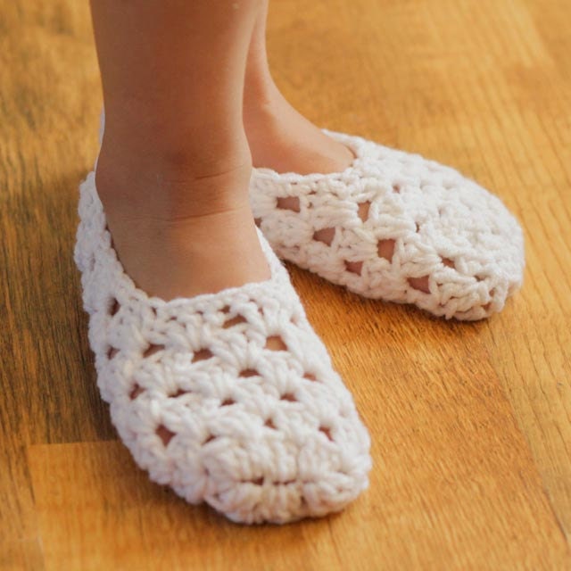Instant Download - Crochet Patterns - My Pretty Slippers (Child size 1 to Woman size 12)