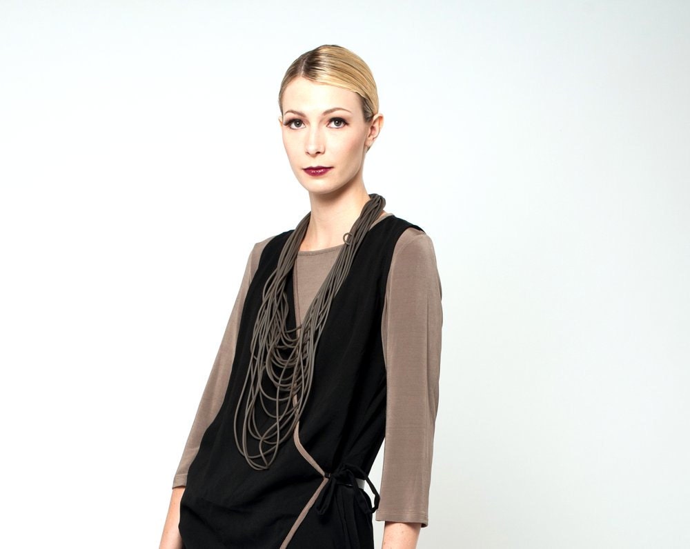 long  gray statement necklace, winter fashion,  titanium grey rubber spaghetti necklace, modern jewelry, multi strand neckpiece