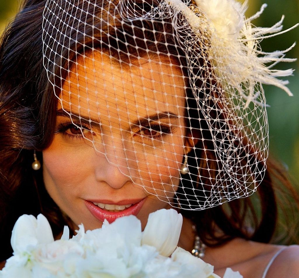 Summer Wedding Fascinator and Birdcage Veil, Bridal Hair Accessories, Flower Feather Hairclip, RACHEL VIVA (2 items)