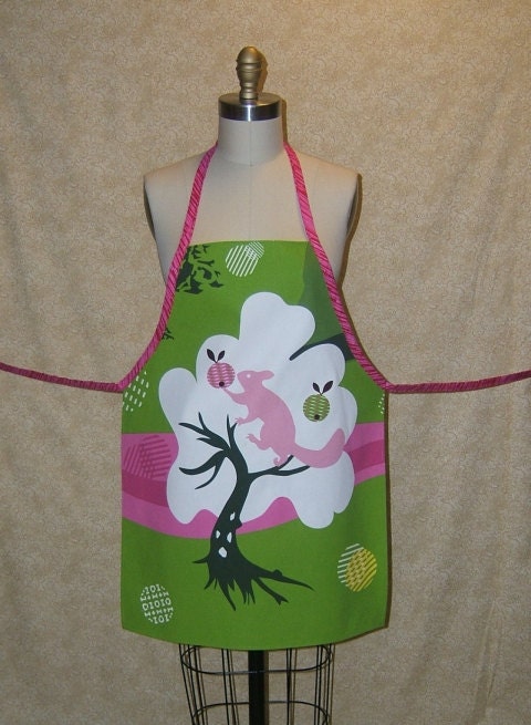 Apron Pink Squirrel Apron with matching hot pad pot holder chef style all cotton canvas ikea fabric