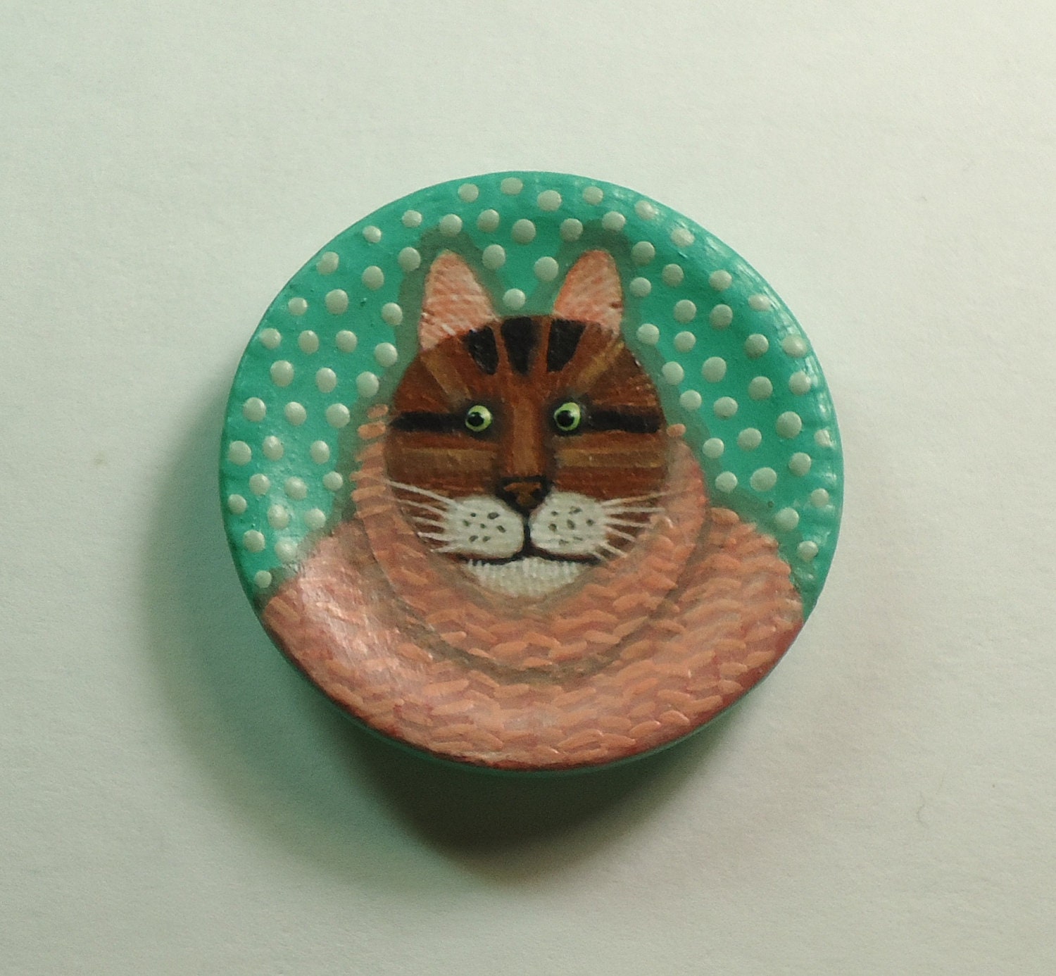 miniature collector plate (brown tabby in pink sweater)