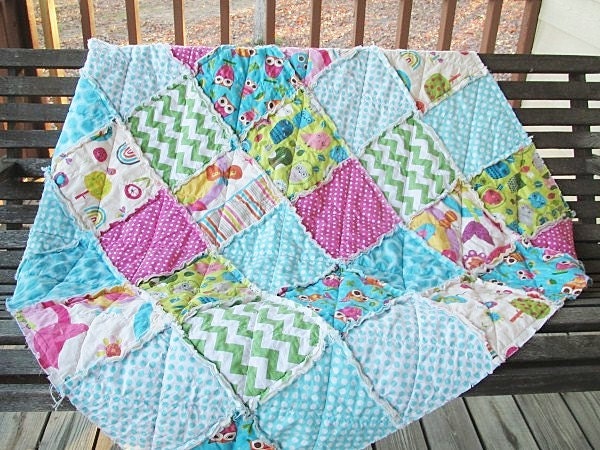 Picnic Quilt Throw, Rag, Oodles of Owls, ALL NATURAL, fresh modern handmade, READY to ship, ((only one))