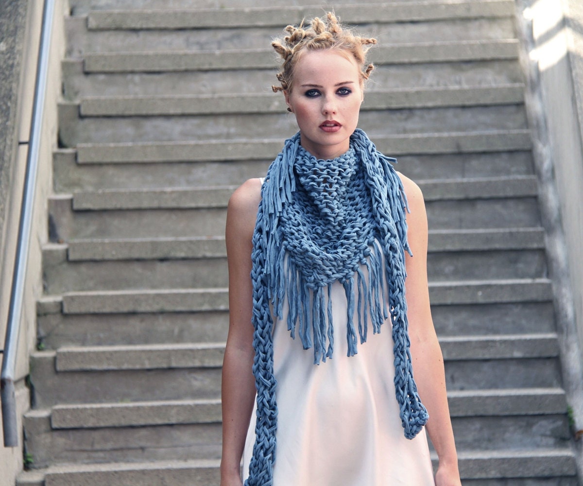 Chunky cotton triangle fringe scarf - slate blue