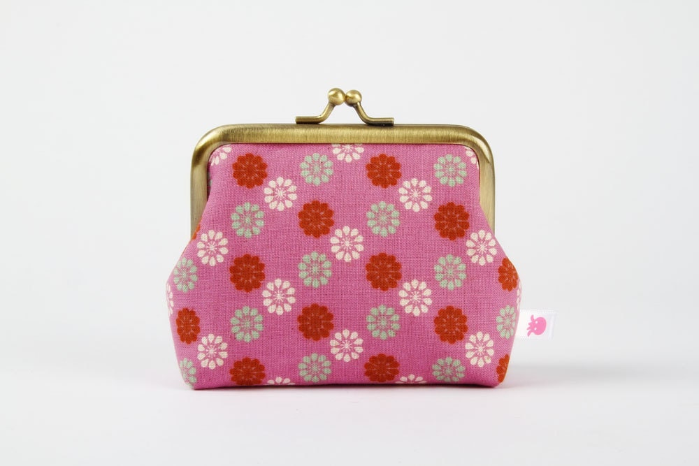 Deep dad - Tiny retro flowers in rose - metal frame purse