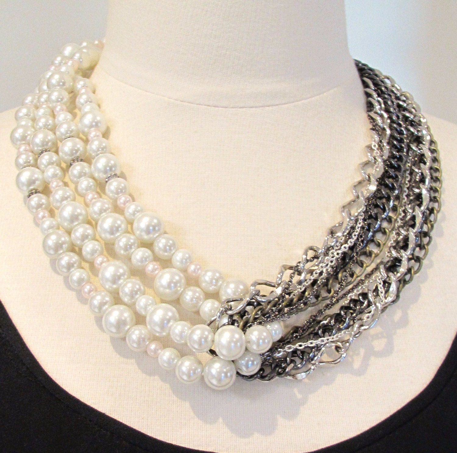 Twisted pearls and chain cluster necklace mixed chains statement necklace looped pearls and chain necklace-Queen Of Pearls Necklace