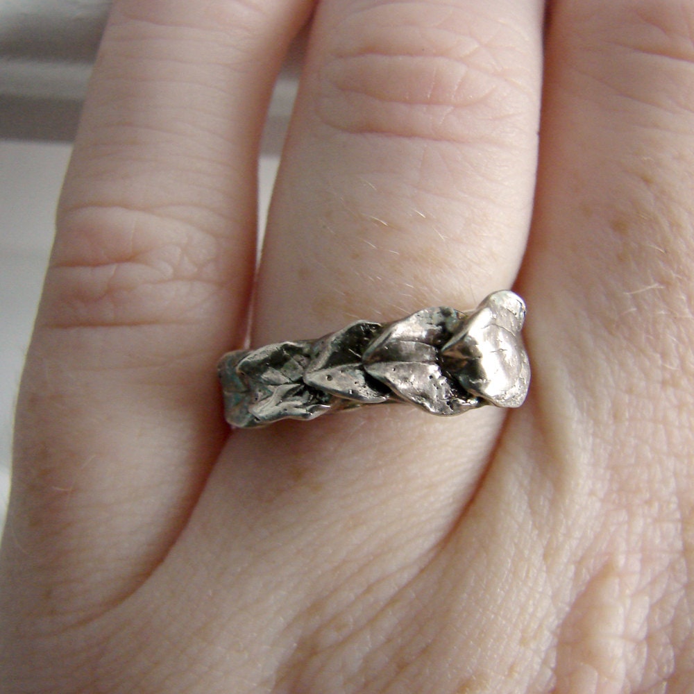 Wedding Ring. Leaf Wedding Ring.  Silver Wedding Ring. Rustic Leaf Wedding Ring. Grecian Wedding Ring