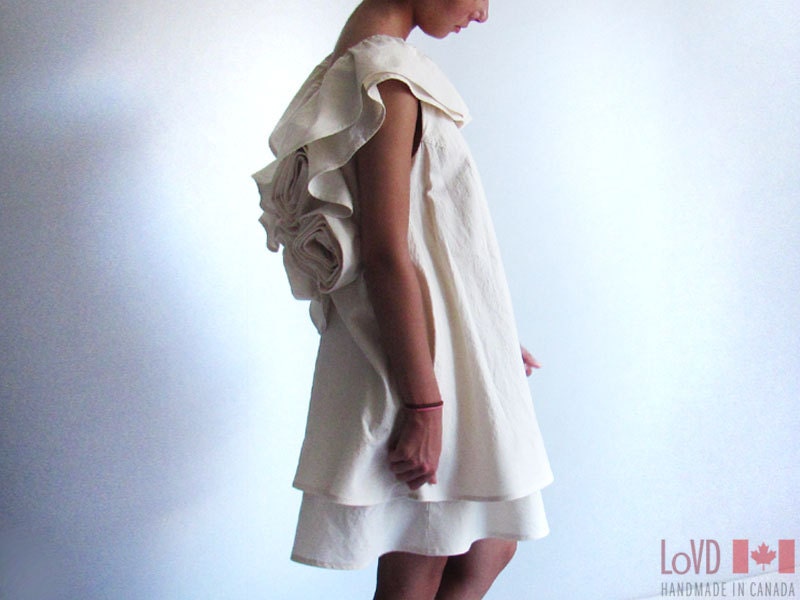 Wedding  Dress. Ready to Ship in size Small. 36" Around Bust. Ivory Wedding Dress. Custom Wedding Gown. Angel Prom Dress.
