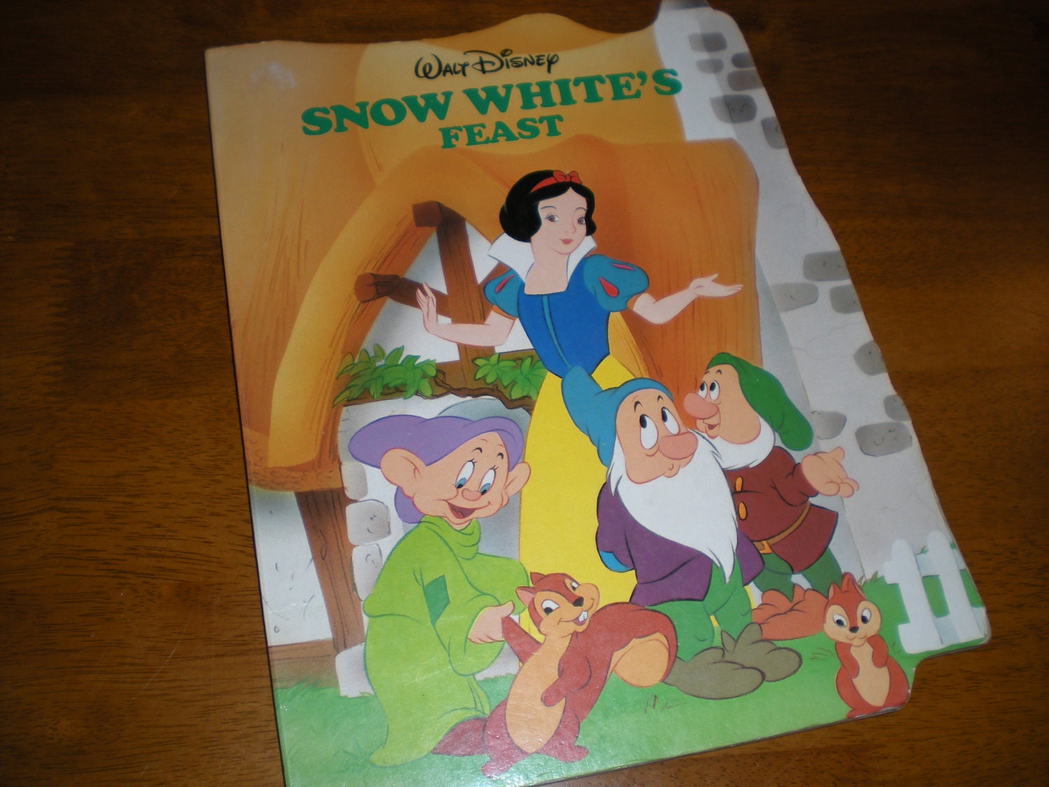 Disney's SNOW WHITE'S Feast Vintage Childrens Board BOOK