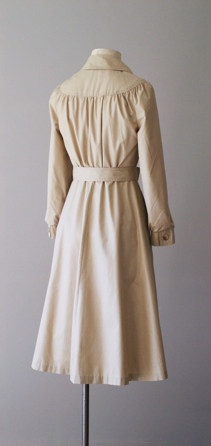 70s trench / 1970s tan princess trench coat / Tan Bella jacket
