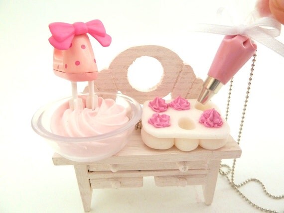 The Bakers Necklace " Who Ate My Cupcakes" Miniature Cupcake Tin Muffin Pan with fake cupcake frosting and and pink Pastry Bag charm