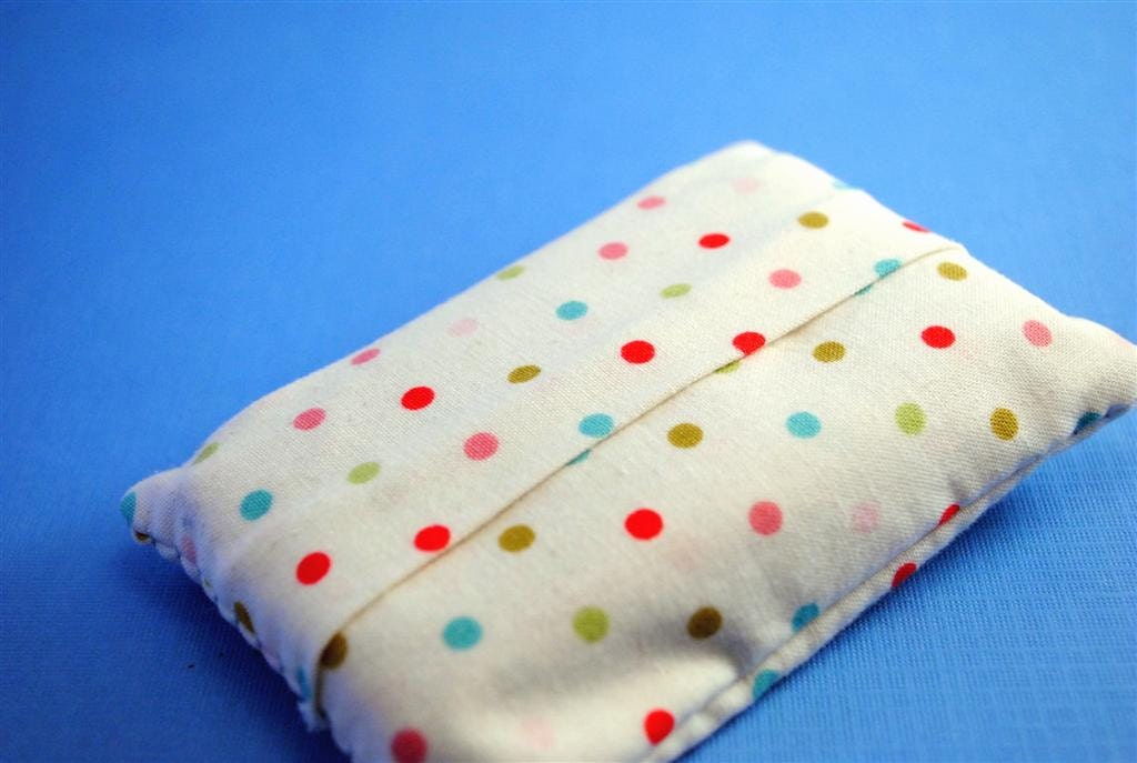 Merry Dots TISSUE COZY - pouch including tissues
