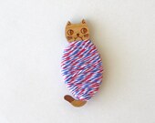Wooden cat thread holder with 2m airmail bakers twine