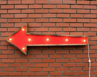 Arrow Marquee Light // Large // Red